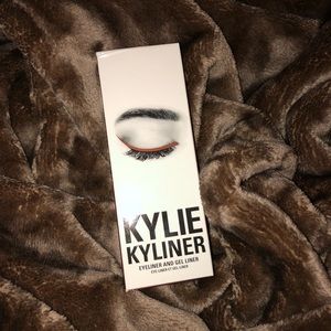Kylie Cosmetics Eyeliner Kit